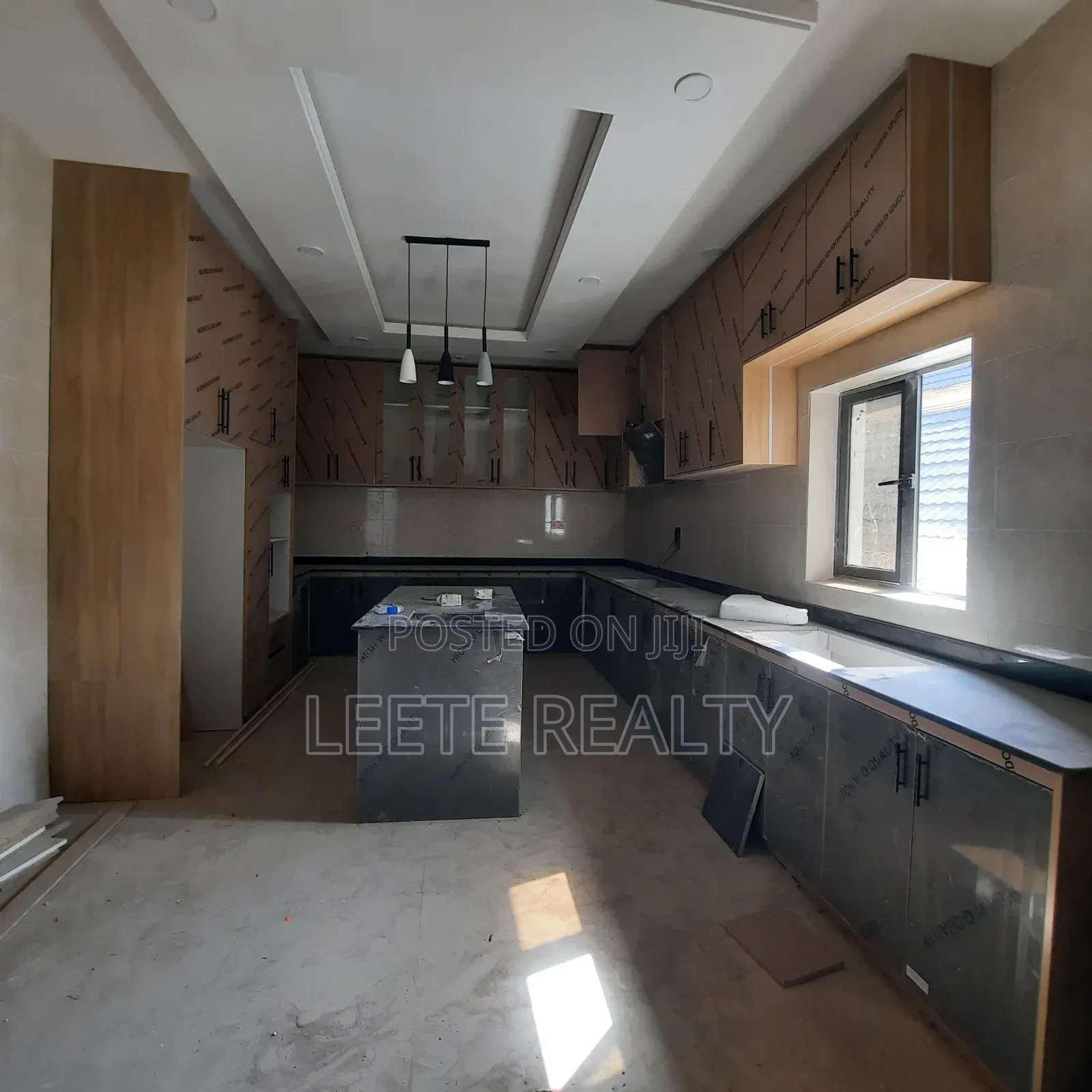 5bdrm Duplex in Galadimawa for sale