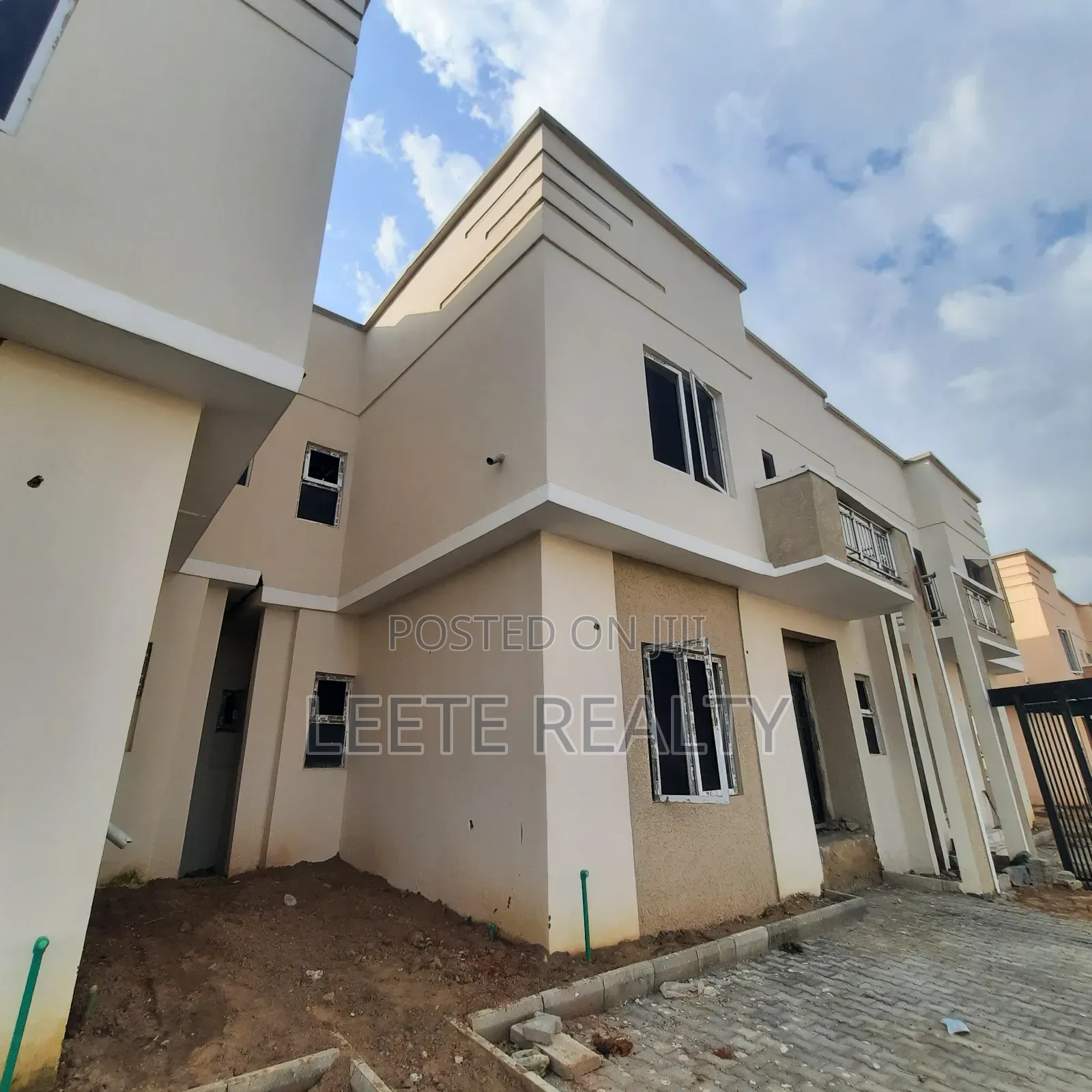 4bdrm Townhouse / Terrace in Galadimawa for rent