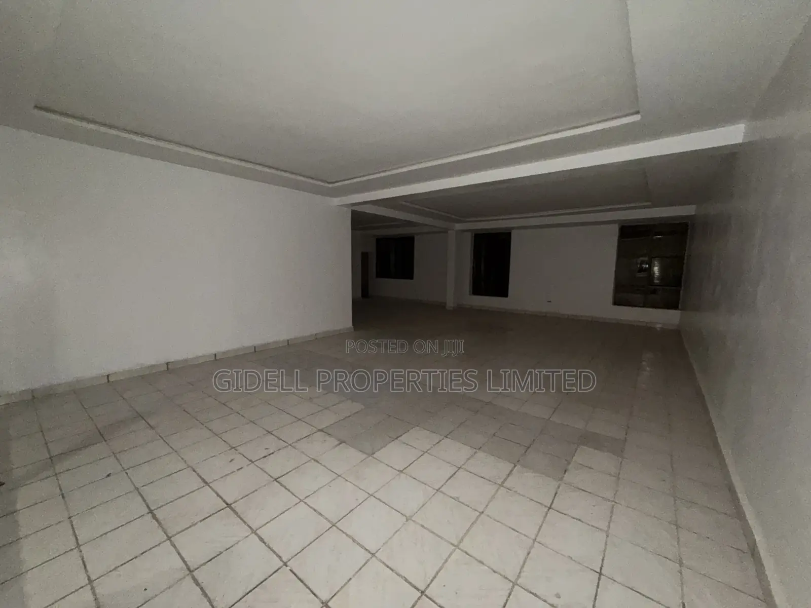 96sqm on the Third Floor in an Office Complex With Elevators