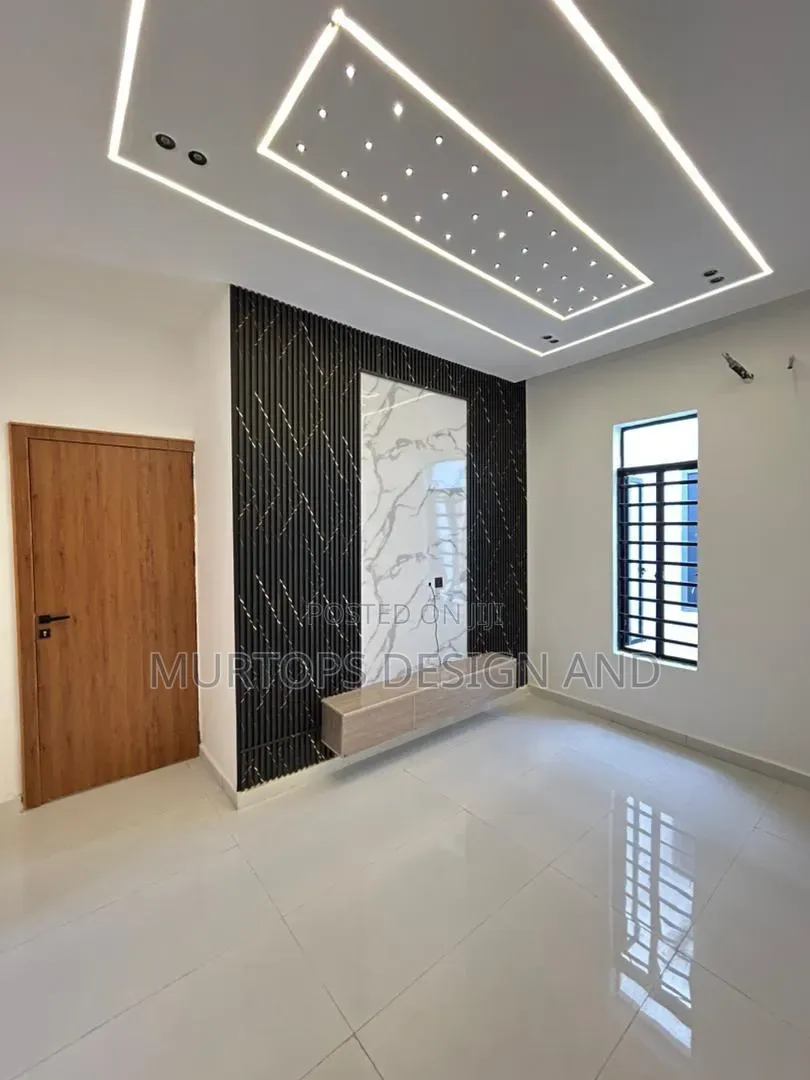 5bdrm Duplex in Lekki Phase 2 for sale