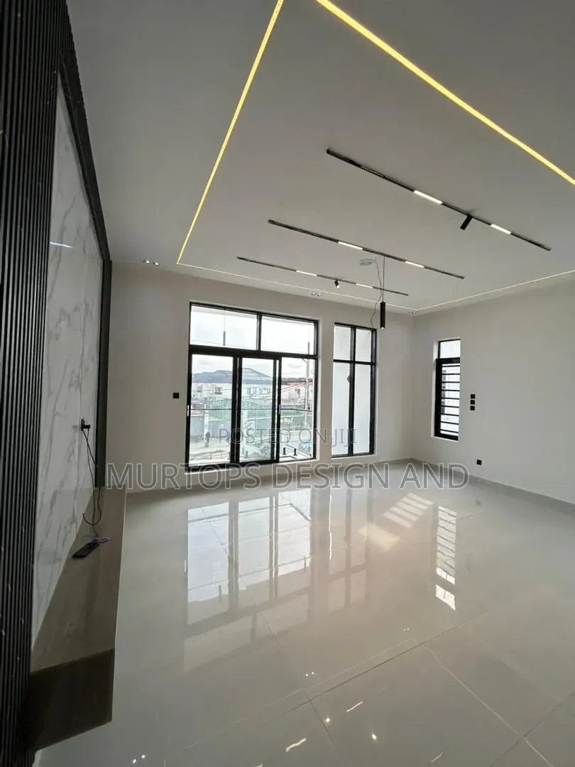 5bdrm Duplex in Lekki Phase 2 for sale