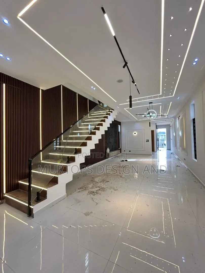 5bdrm Duplex in Lekki Phase 2 for sale