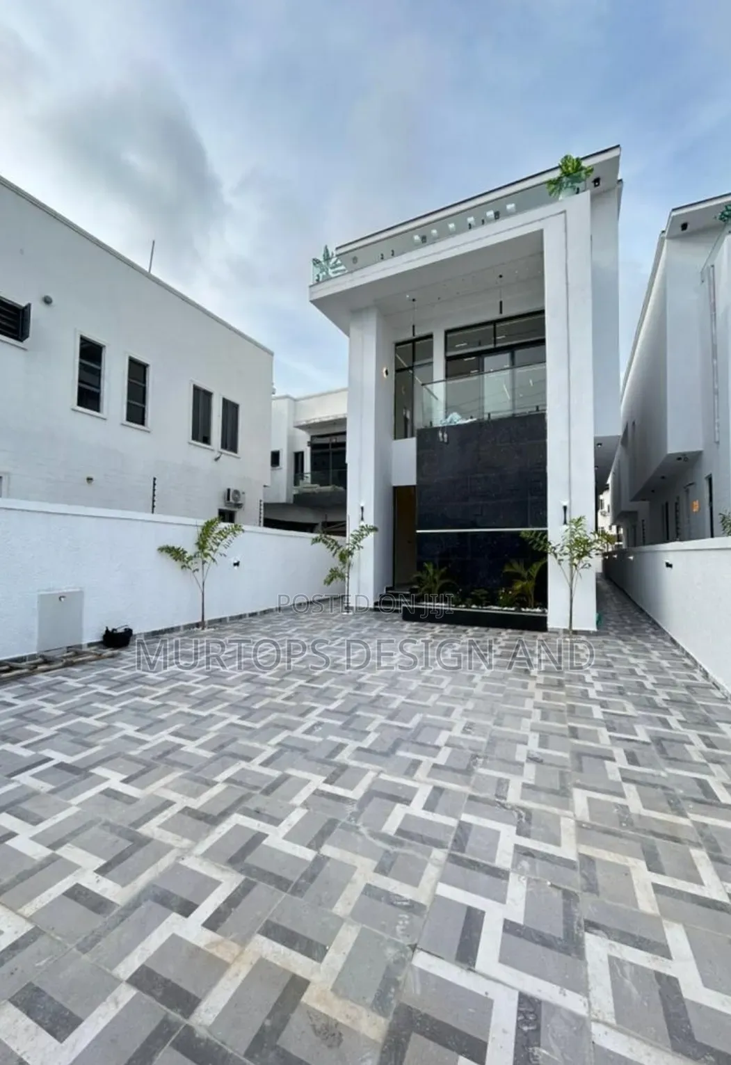5bdrm Duplex in Lekki Phase 2 for sale
