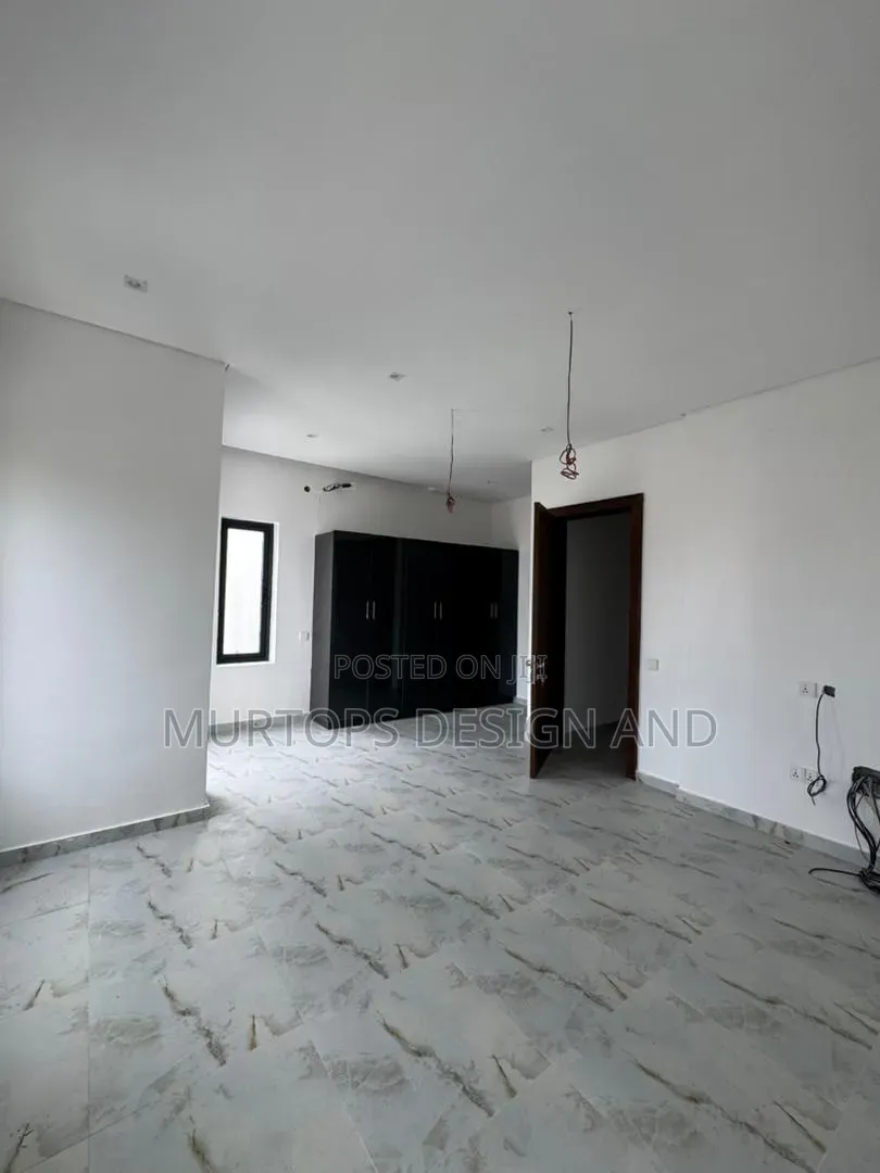 4bdrm Duplex in Lekki Phase 1 for sale