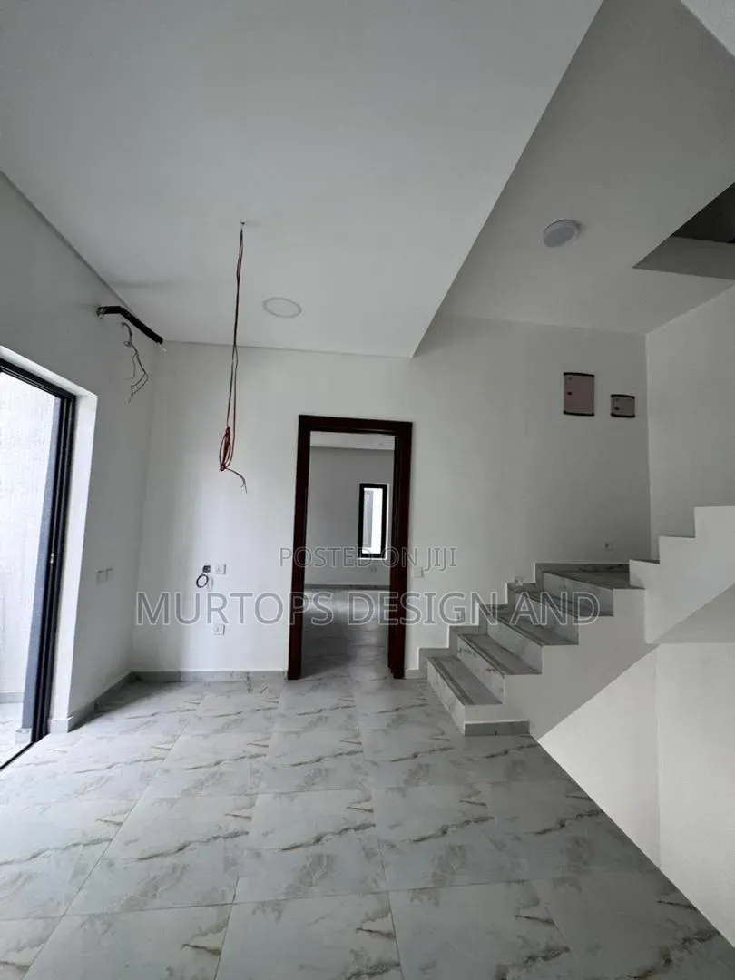 4bdrm Duplex in Lekki Phase 1 for sale