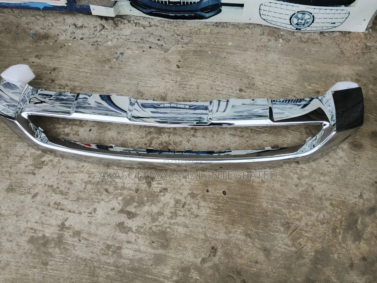 Front Bumper Chrome/Shining Gle 2016