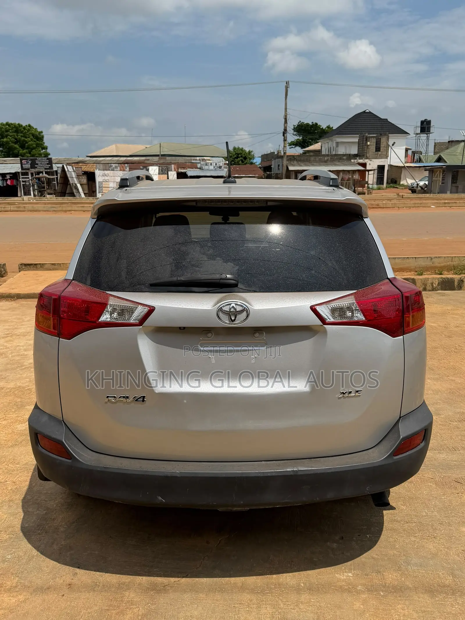 Toyota RAV4 XLE 4dr SUV (2.5L 4cyl 6A) 2014 Silver