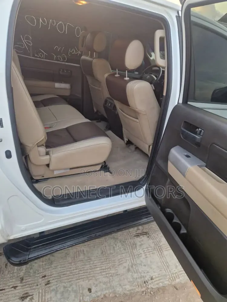 Toyota Tundra 2010 White