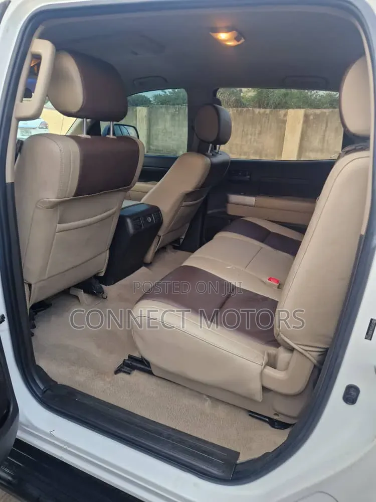 Toyota Tundra 2010 White
