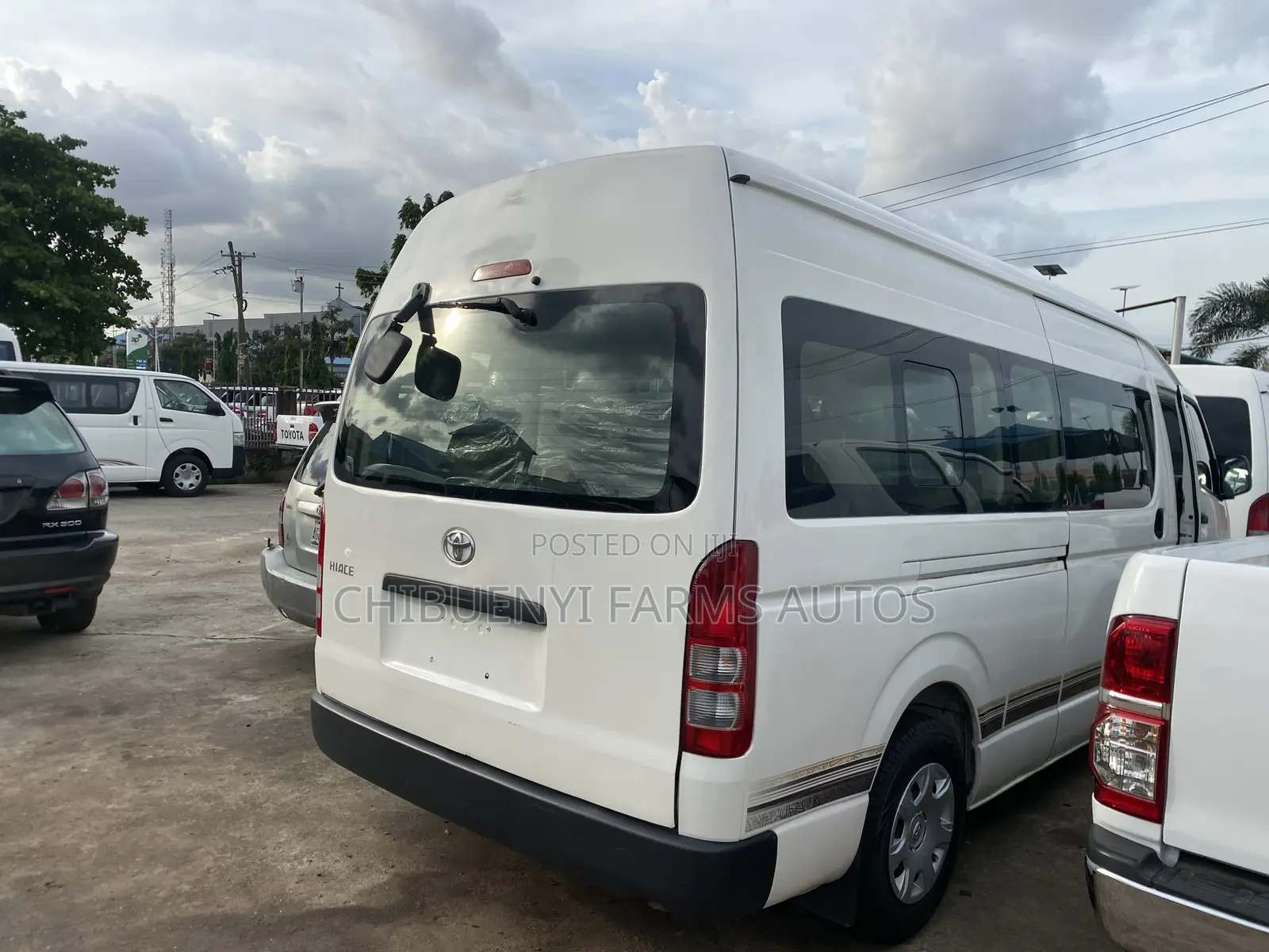 Toyota HiAce 2015 White