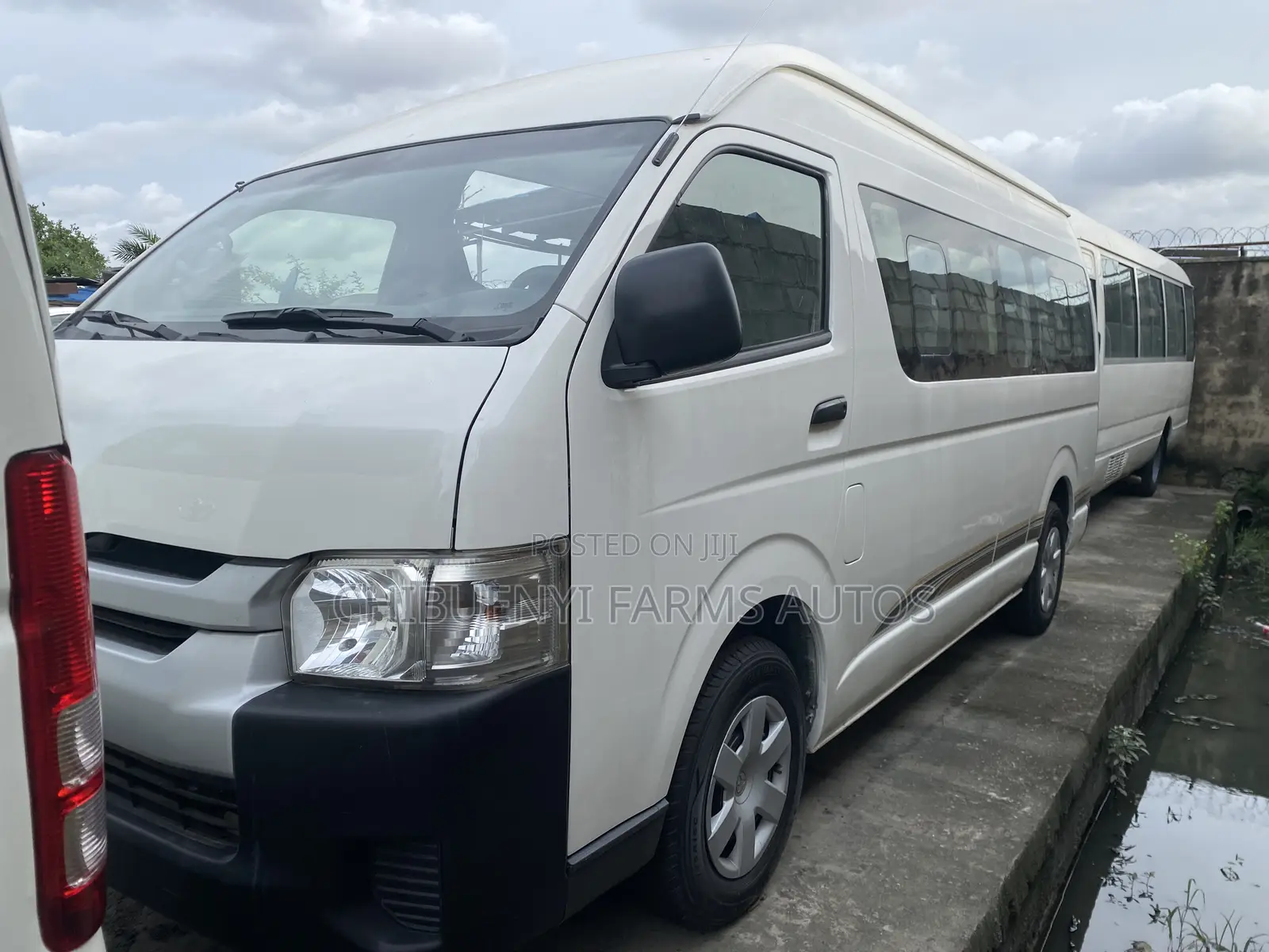 Toyota HiAce 2015 White