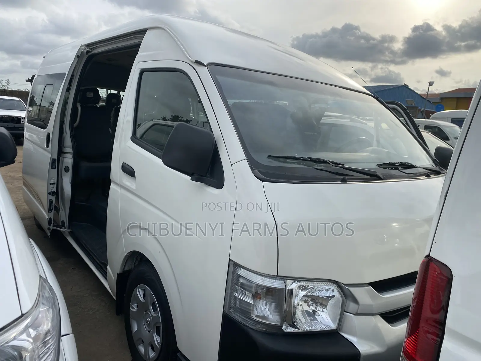Toyota HiAce 2015 White