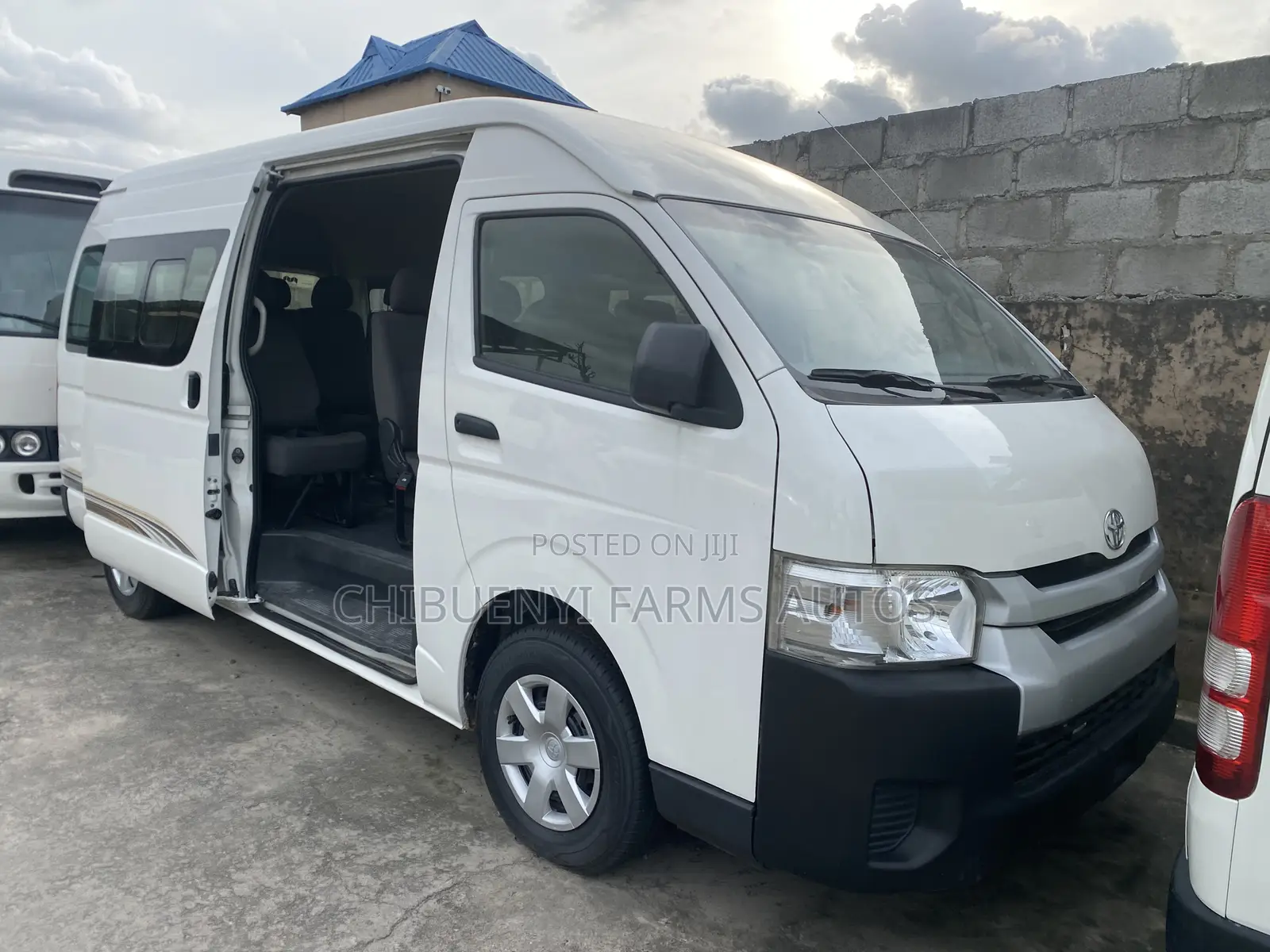 Toyota HiAce 2015 White