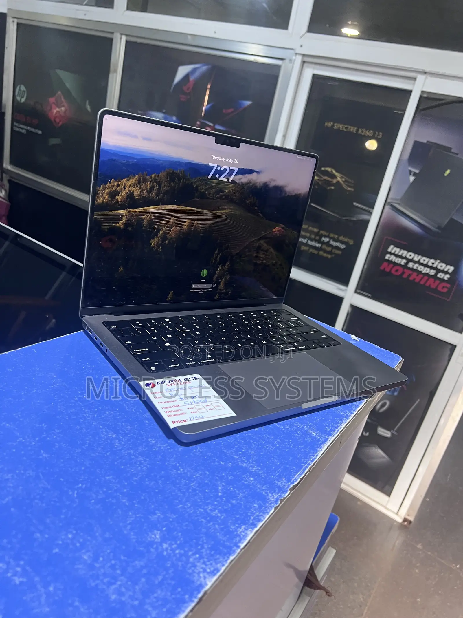 Laptop Apple MacBook Pro 2021 M1 16GB Apple M1 Pro SSD 512GB
