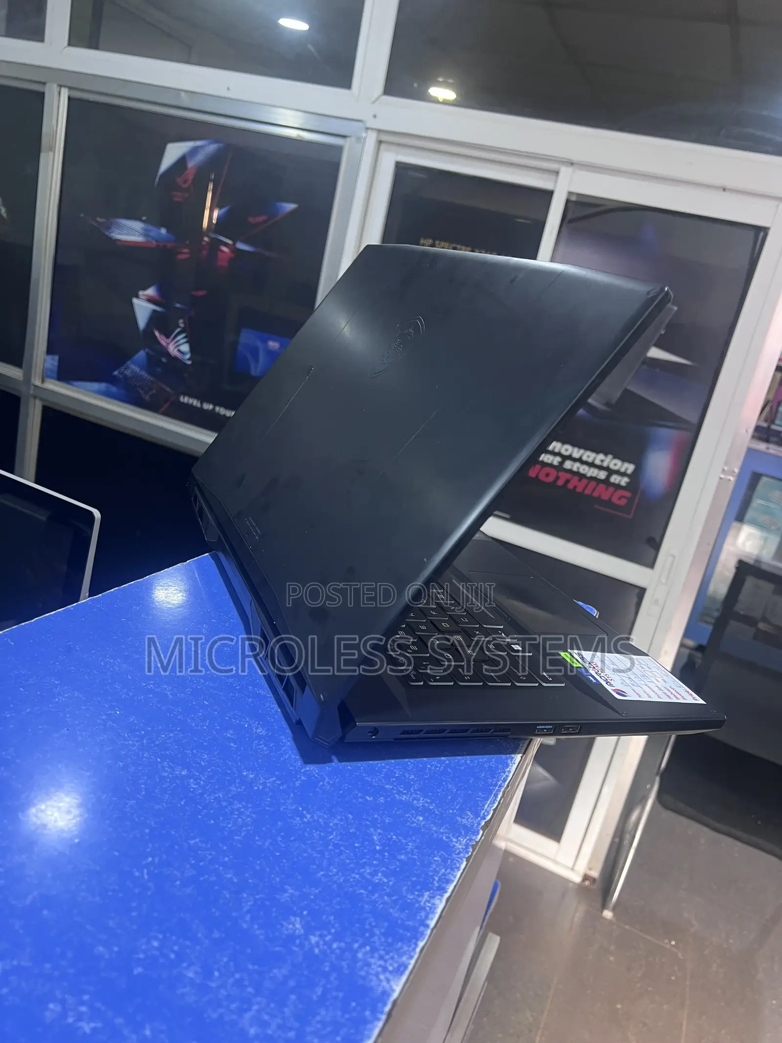 Laptop MSI Katana 17 16GB Intel Core i7 SSD 1T