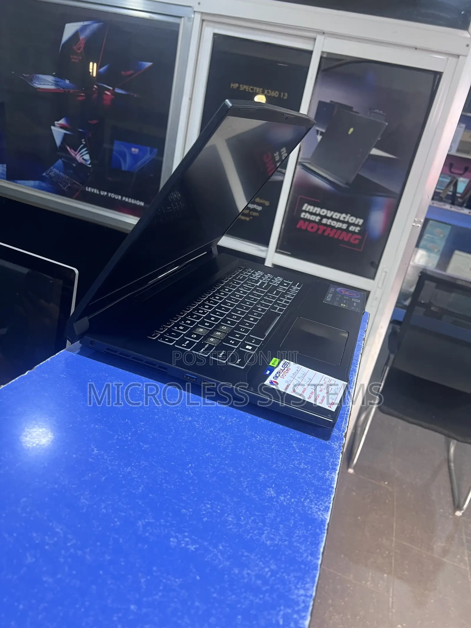 Laptop MSI Katana 17 16GB Intel Core i7 SSD 1T
