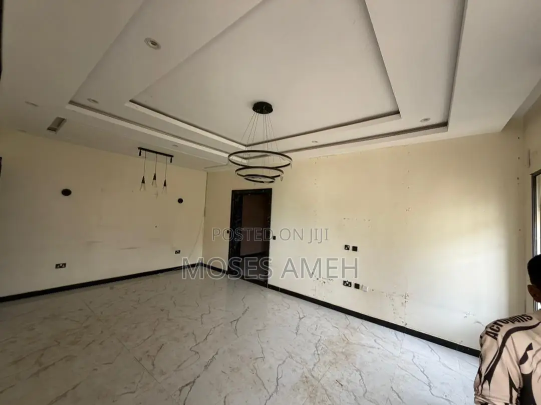 3bdrm Block of Flats in Jahi for rent