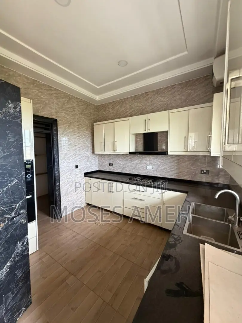 3bdrm Block of Flats in Jahi for rent