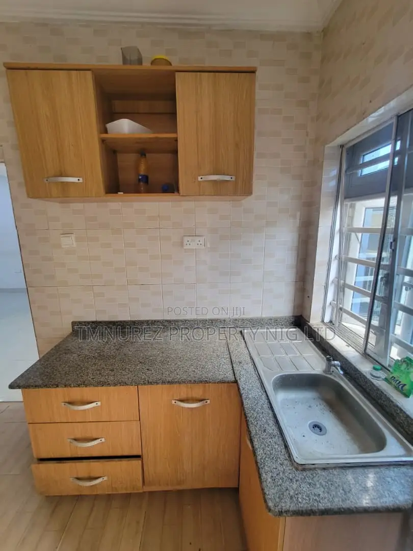 3bdrm Apartment in Cool Estate At for rent