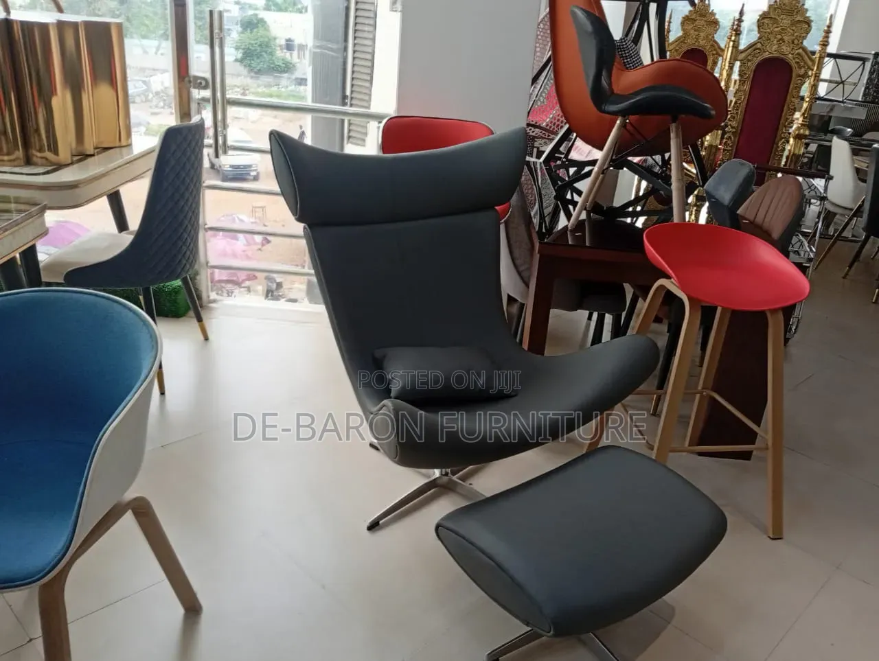 Standard Relaxing Chair With Footrest