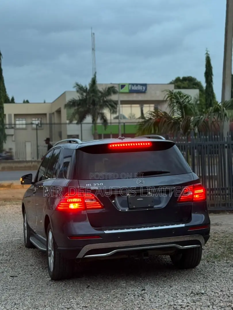 Mercedes-Benz M Class ML350 4MATIC 4dr SUV AWD (3.5L 6cyl 7A) 2015 Gray