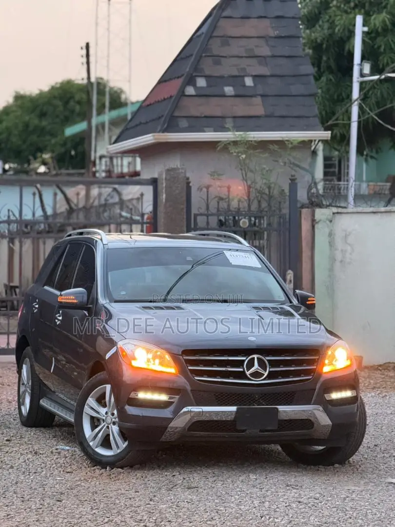Mercedes-Benz M Class ML350 4MATIC 4dr SUV AWD (3.5L 6cyl 7A) 2015 Gray