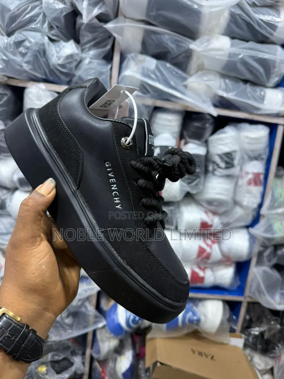 Givenchy Black/White Unisex Sneakers GFT 7e