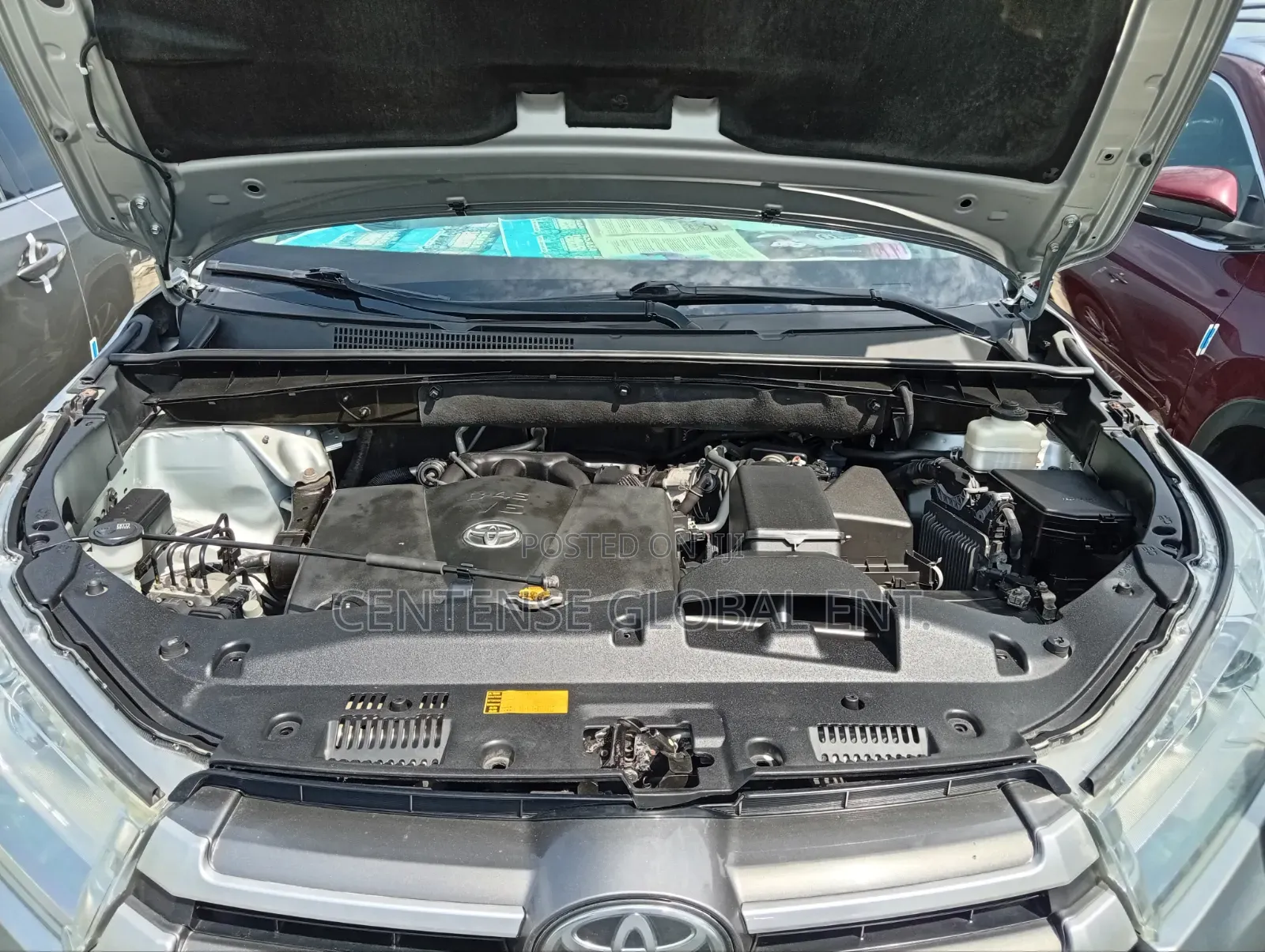 Toyota Highlander XLE 4x4 V6 (3.5L 6cyl 8A) 2018 Silver