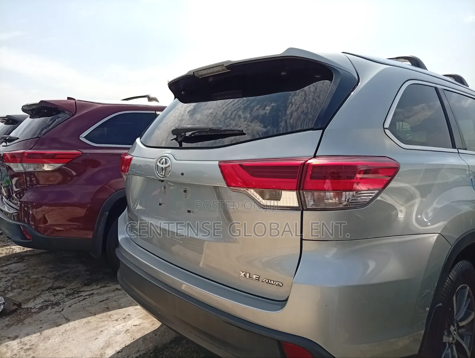 Toyota Highlander XLE 4x4 V6 (3.5L 6cyl 8A) 2018 Silver