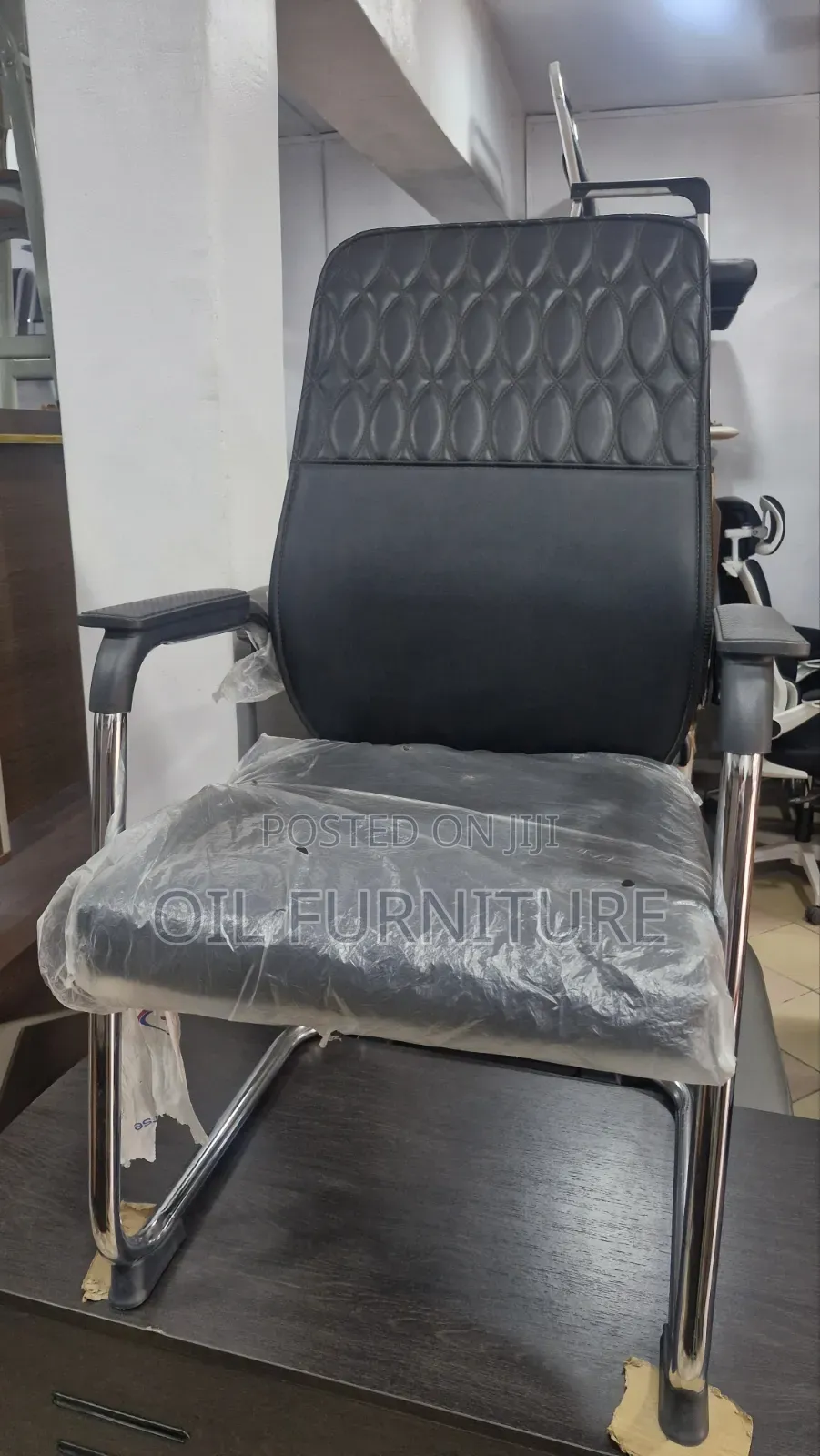 High-Back Ergonomic Office Waiting Room Chair / Boardroom Chair