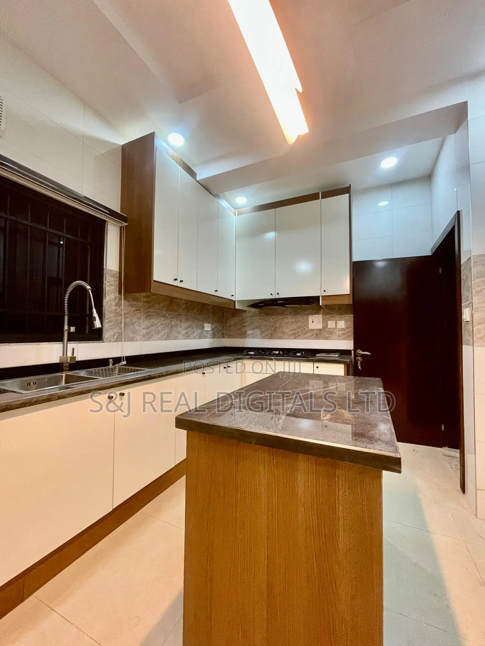 Furnished 5bdrm Duplex in Jahi for sale