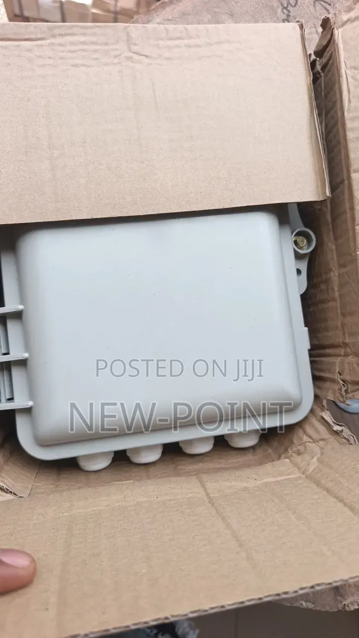 Ftth Fiber Optic Distribution Terminal Box With 1x8 Plc Splitter (Ip65