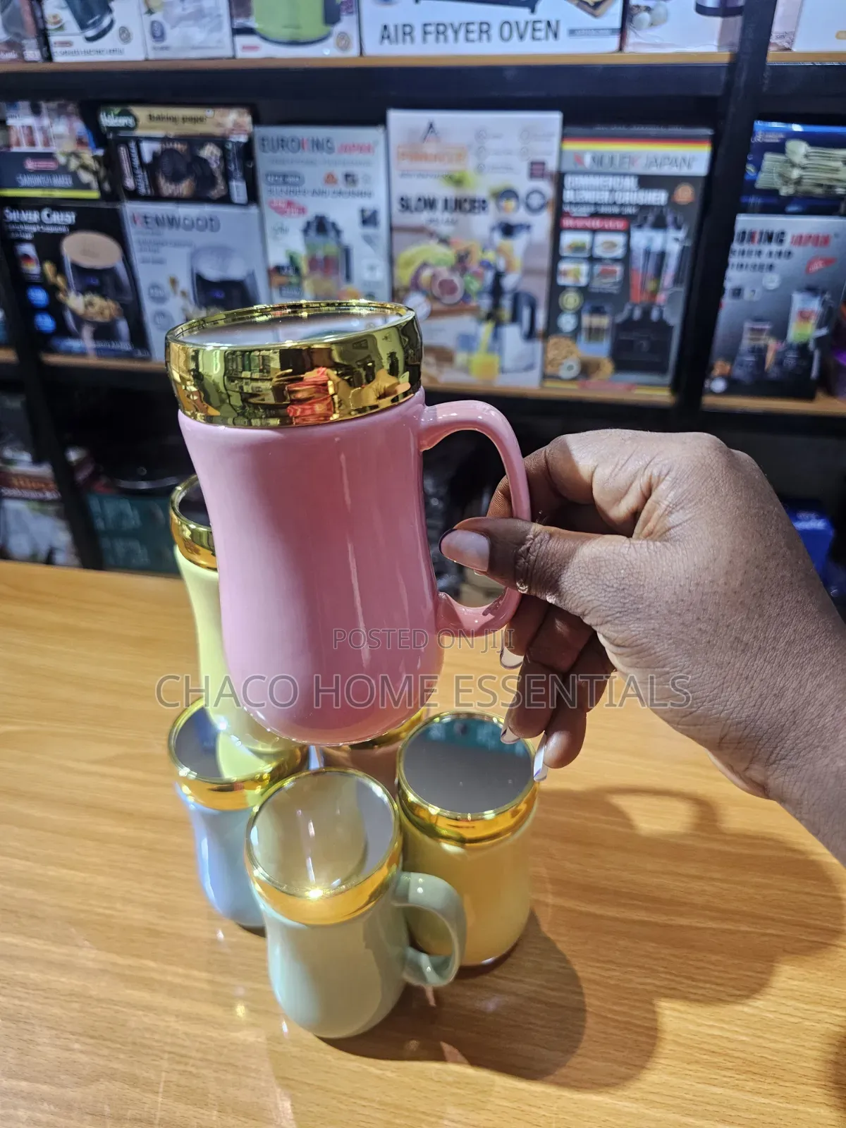 Ceramic Mug With a Glossy Mirror-Finish Cover