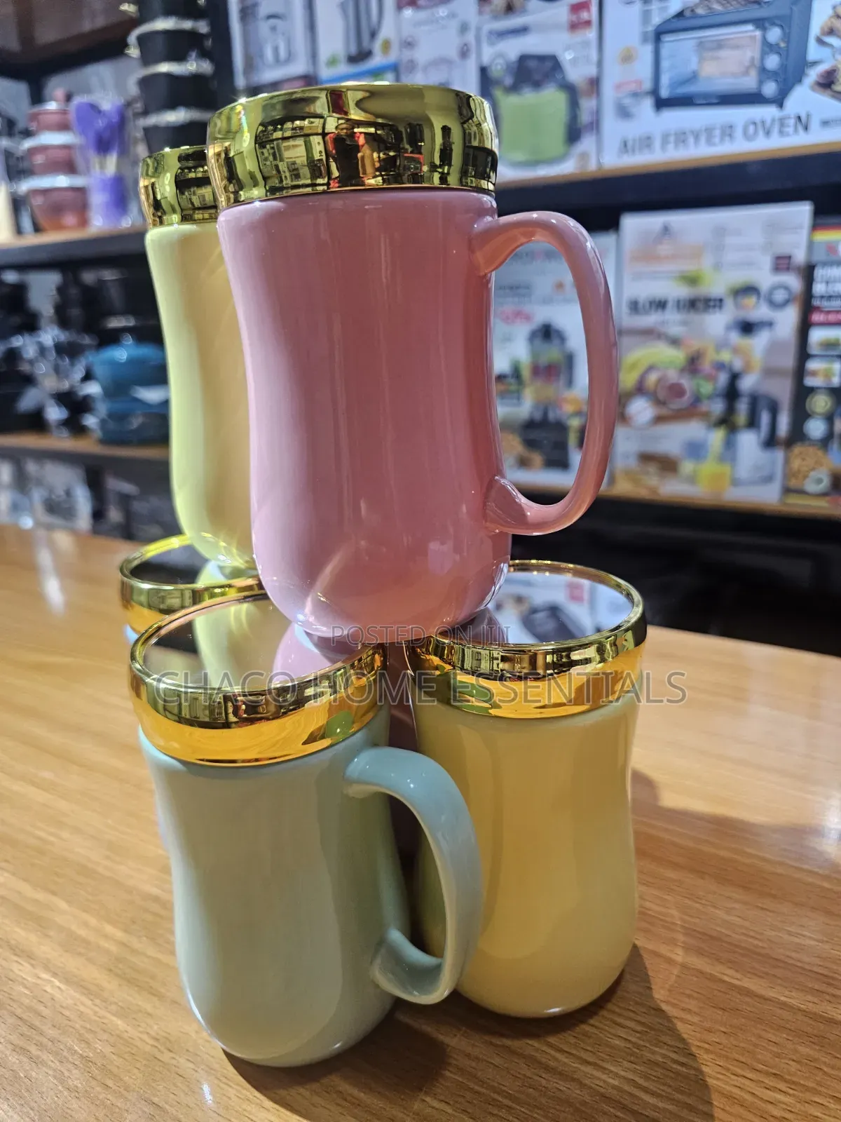 Ceramic Mug With a Glossy Mirror-Finish Cover