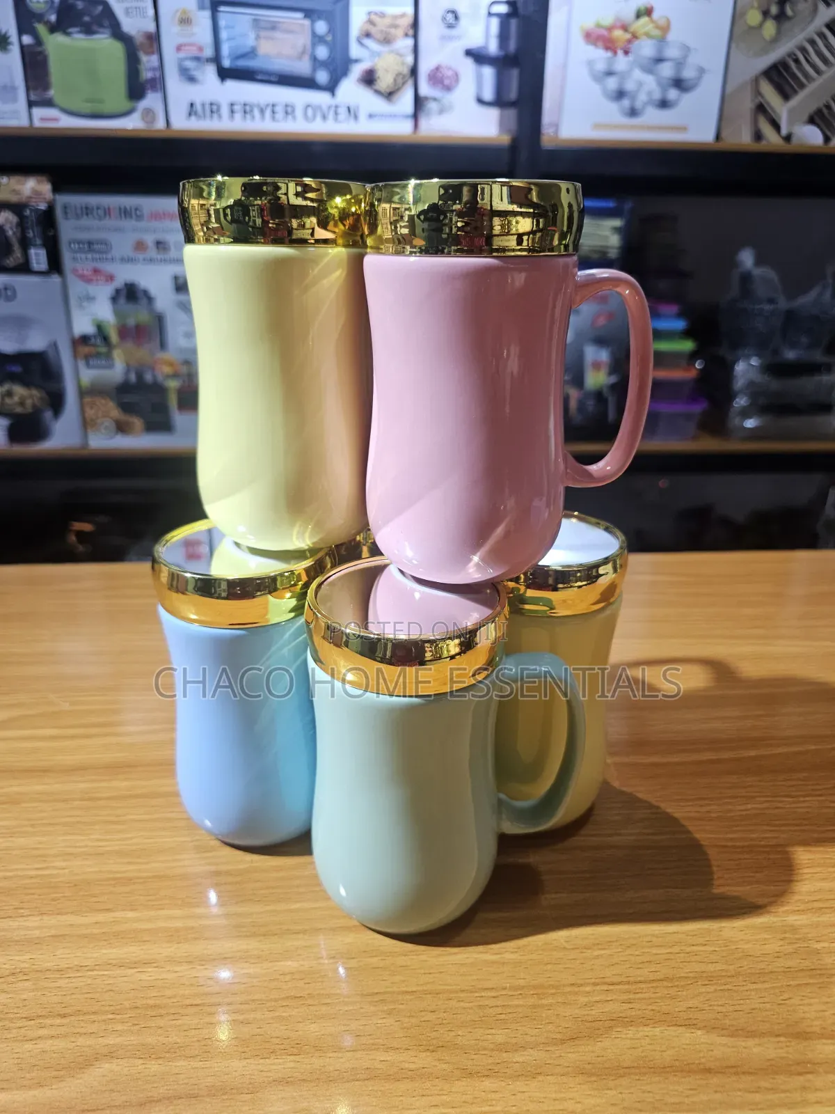 Ceramic Mug With a Glossy Mirror-Finish Cover