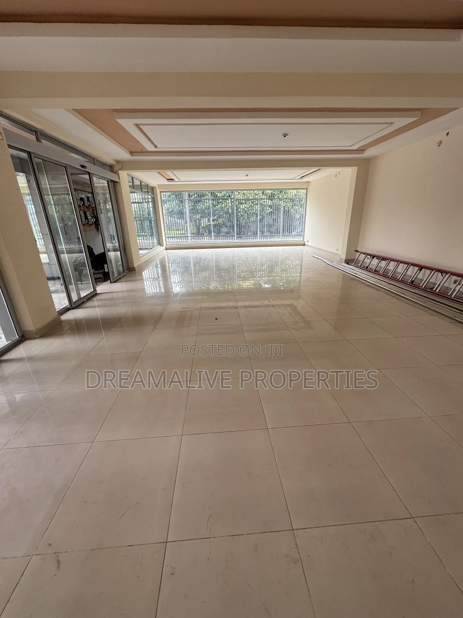 86 Square Metre Plaza Space