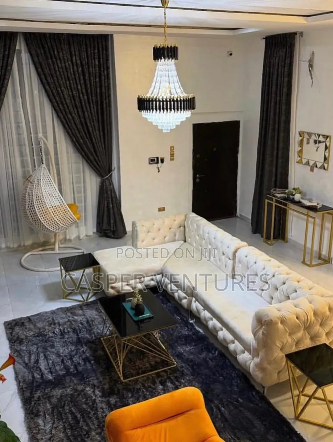 An Exquisite Luxurious Masterbedroom