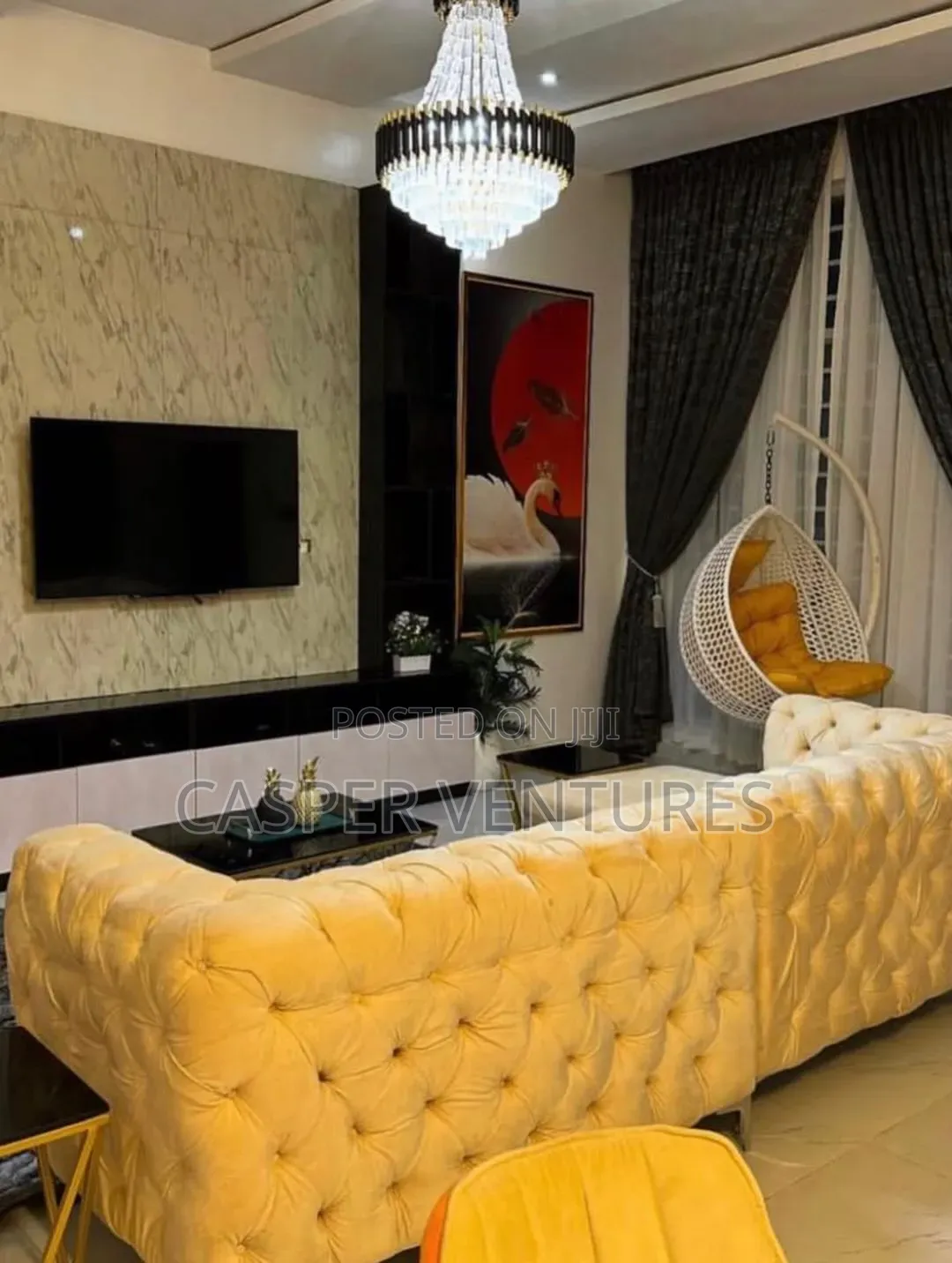 An Exquisite Luxurious Masterbedroom