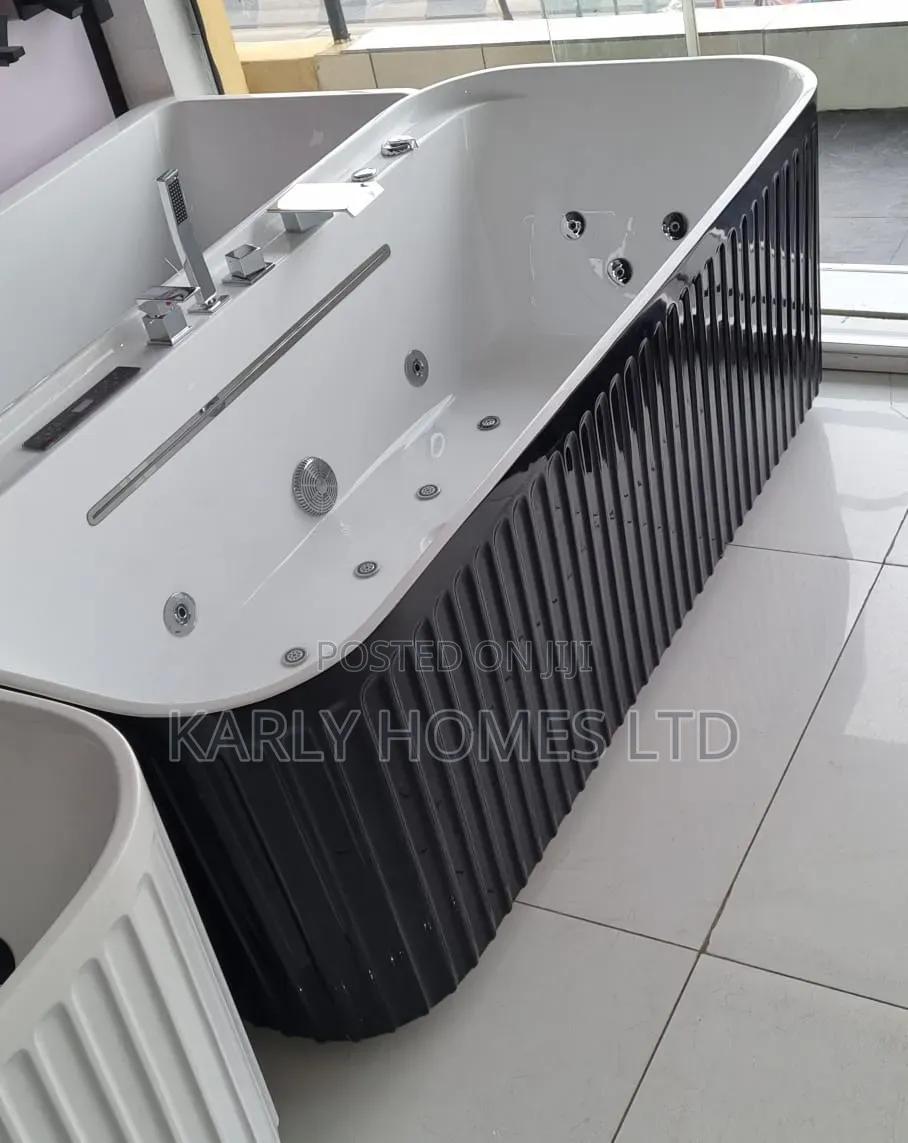 Luxury Jacuzzi Bathtub – Relax in Style