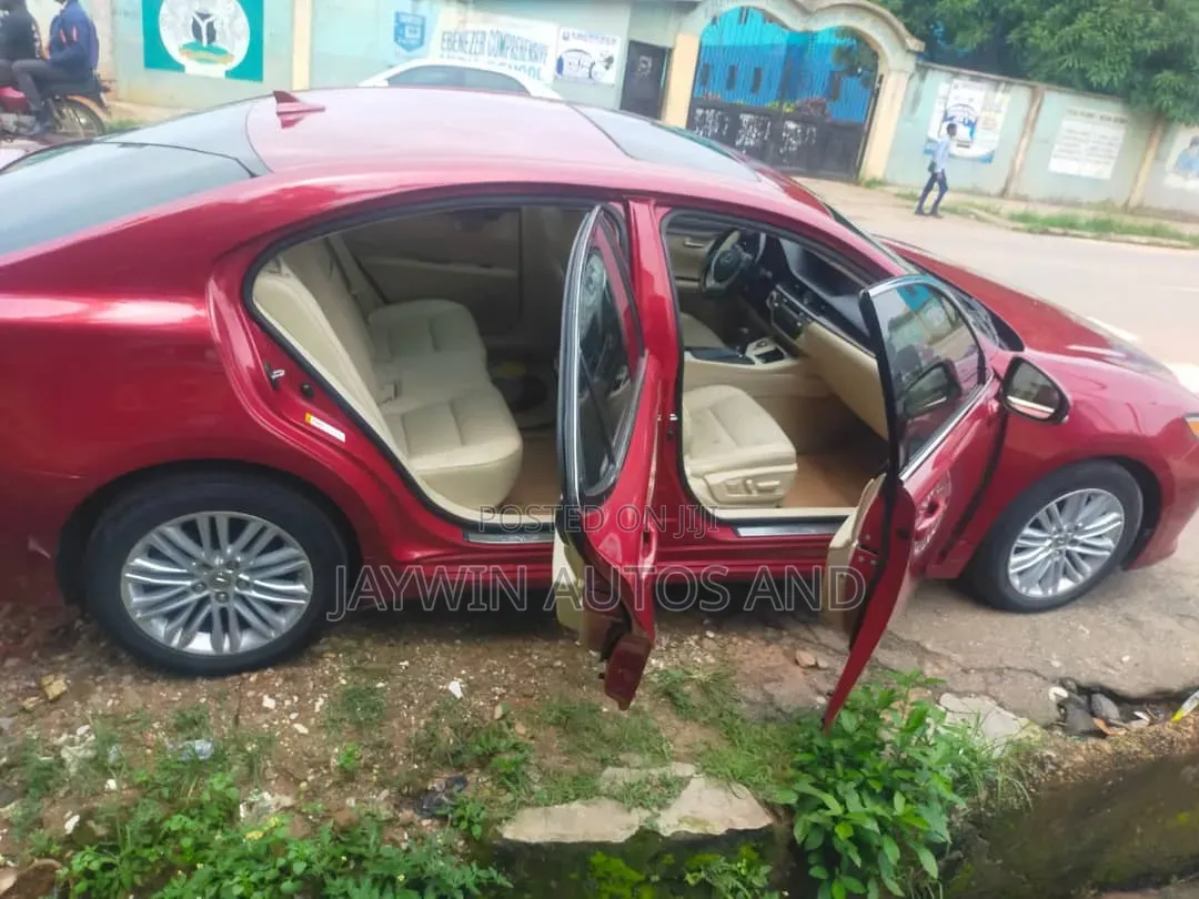 Lexus ES 350 FWD 2014 Red