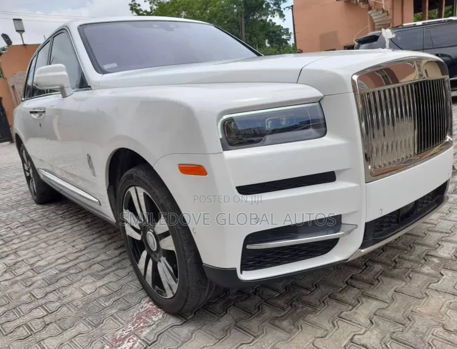 Rolls-Royce Cullinan Base 2019 White