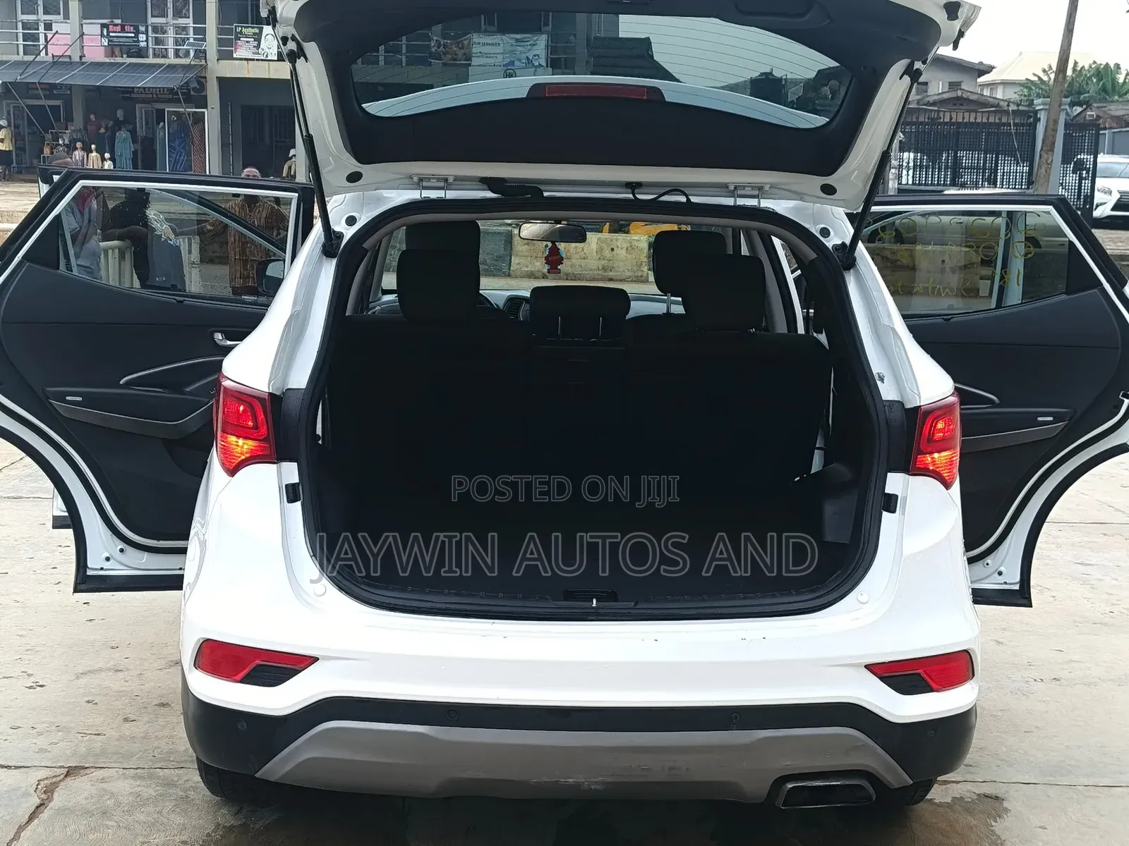 Hyundai Santa Fe 2017 White