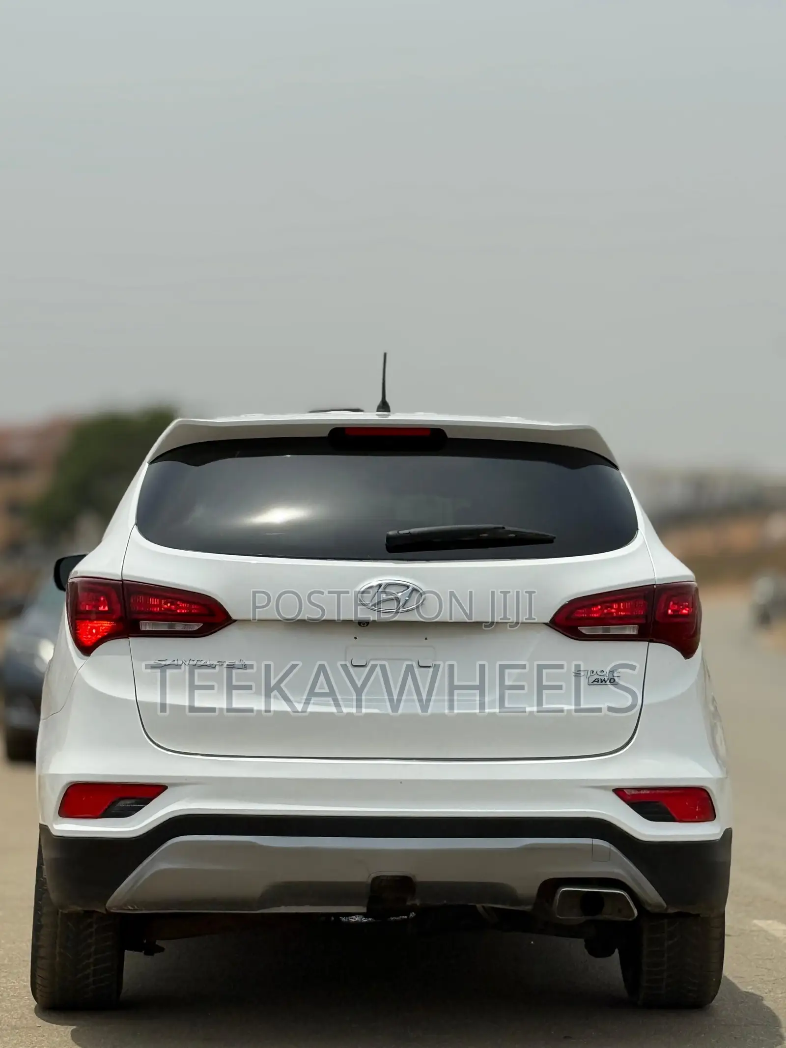 Hyundai Santa Fe SE AWD 2018 White
