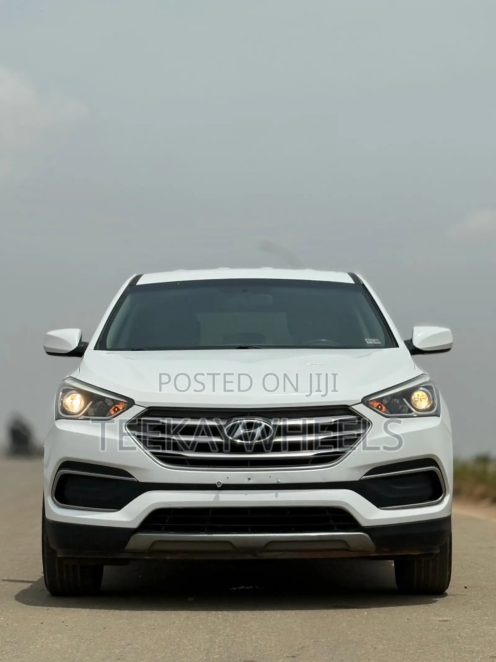 Hyundai Santa Fe SE AWD 2018 White