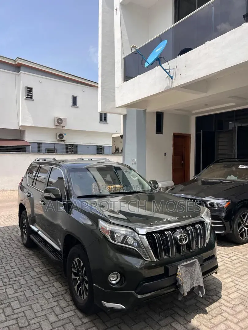 Toyota Land Cruiser Prado 2017 Black