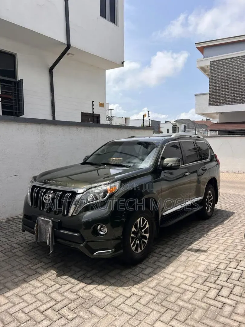 Toyota Land Cruiser Prado 2017 Black