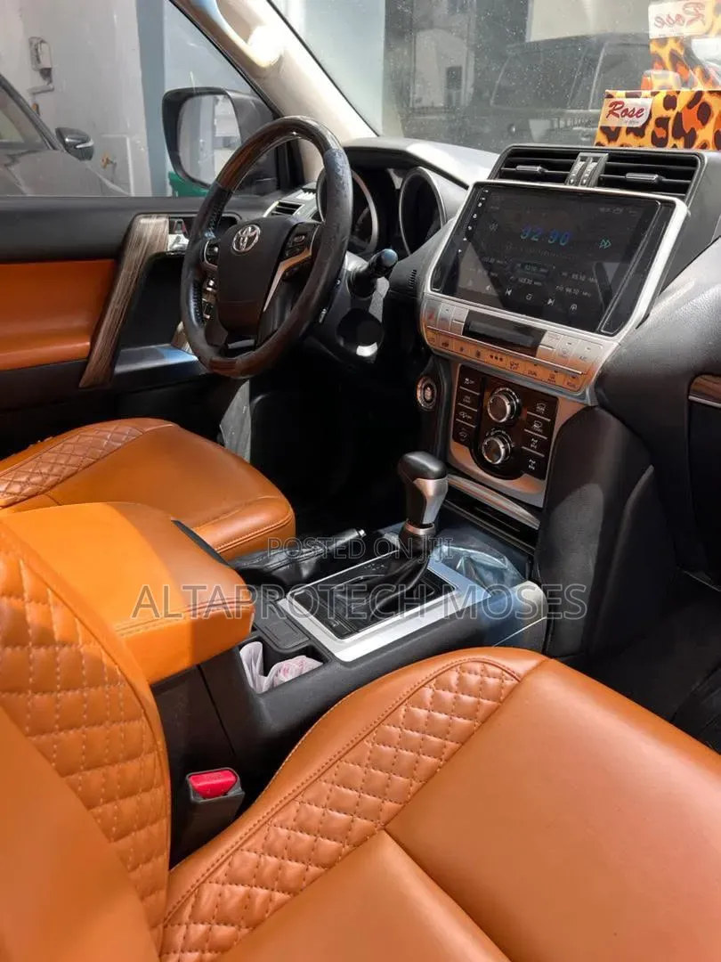 Toyota Land Cruiser Prado 2017 Black