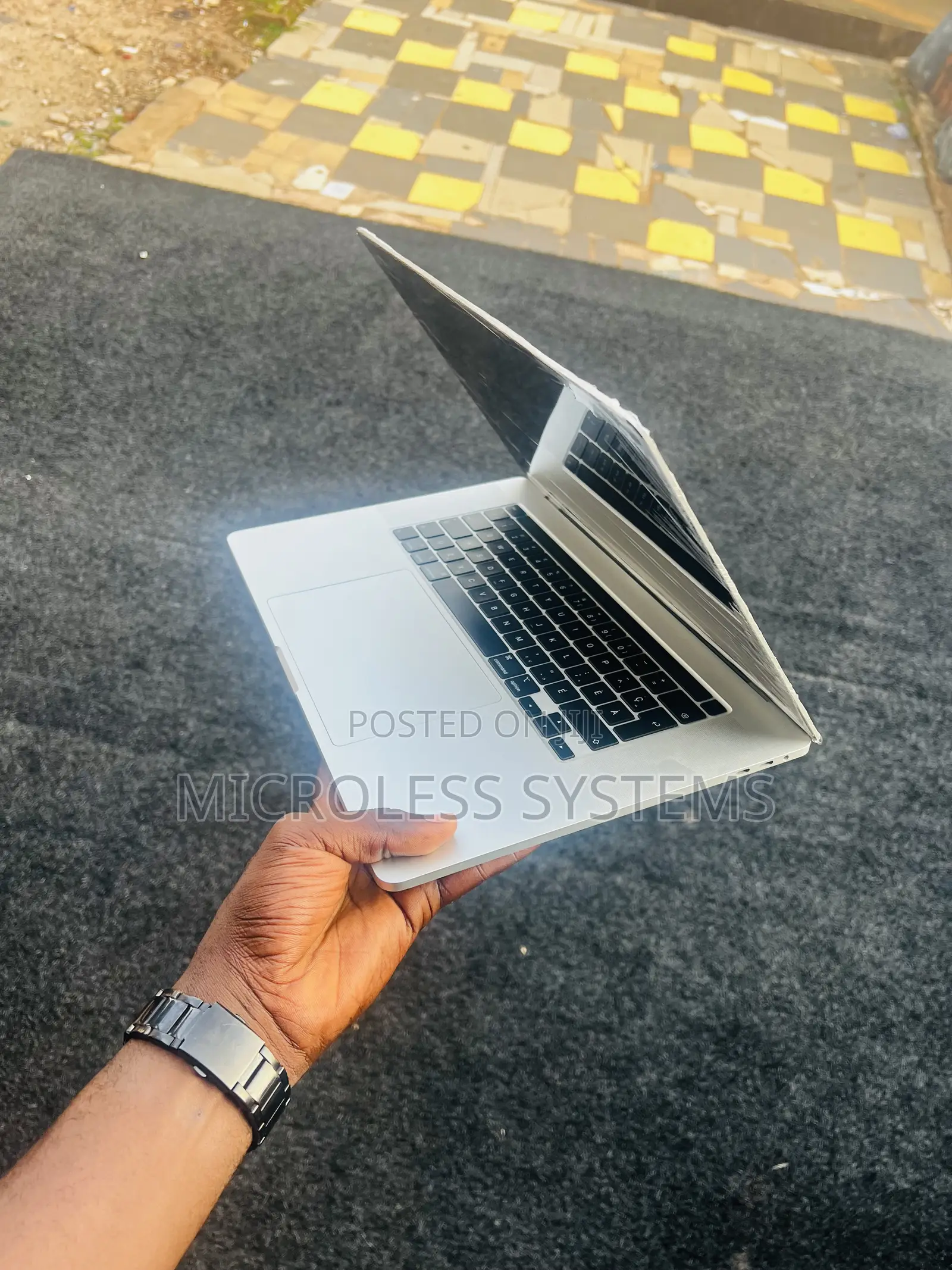 Laptop Apple MacBook Pro 2019 16GB Intel Core i7 SSD 512GB