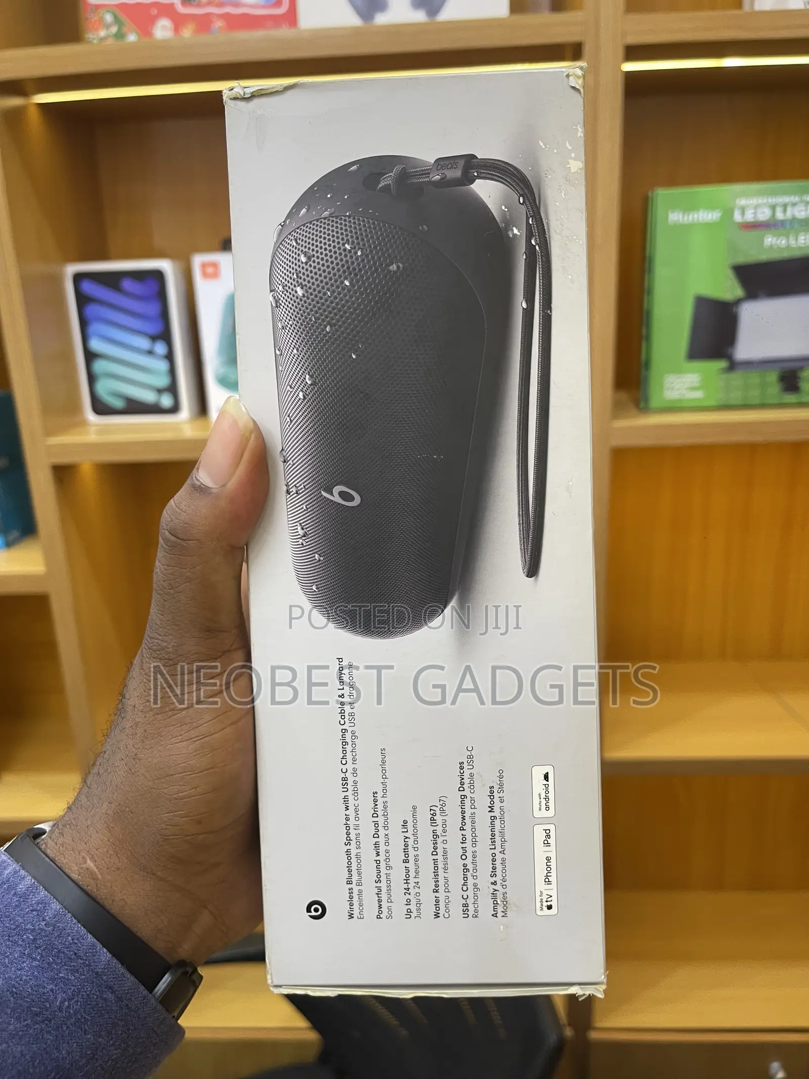 Black Beats Pill Speaker
