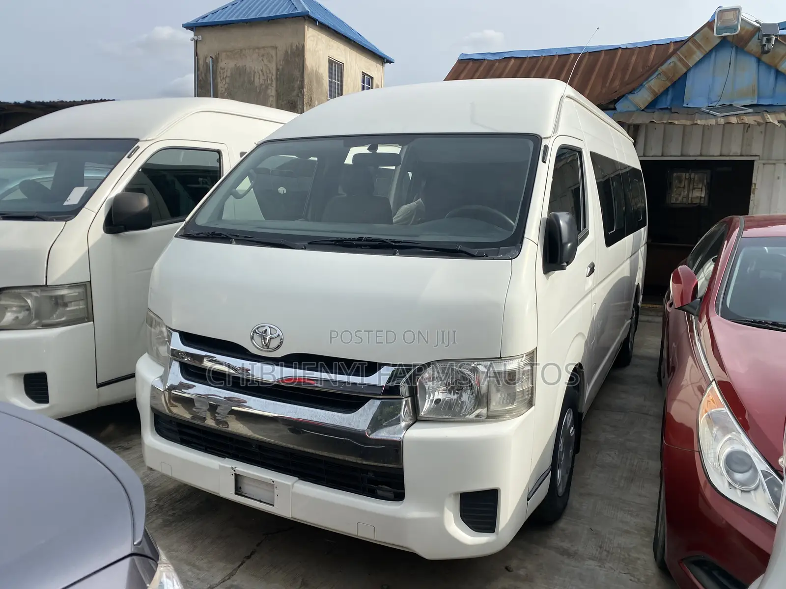 Toyota HiAce 2017 White